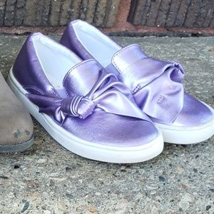 Girls shoes